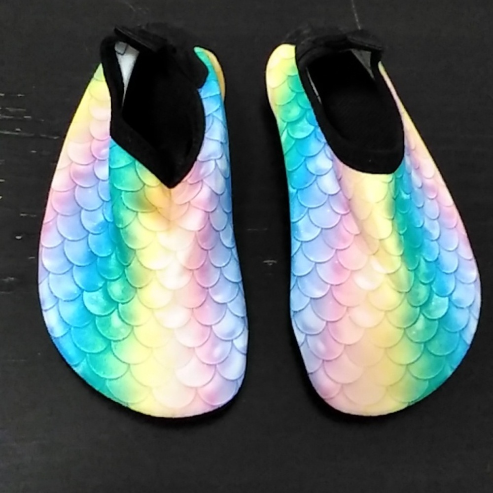 Rainbow Mermaid Scales Design Wet Shoes Toddler Size 6c